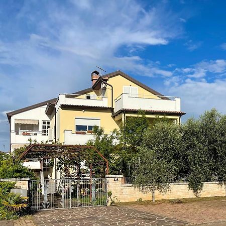 אומאג Apartments Maria מראה חיצוני תמונה