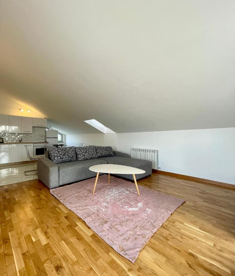 אומאג Apartments Maria מראה חיצוני תמונה